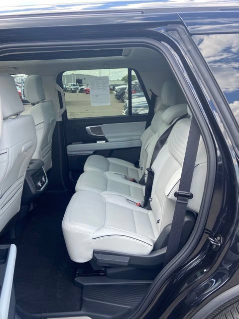 Certified 2025 Ford Expedition Platinum w/ Platinum Ultimate Package AWD/4WD image 6