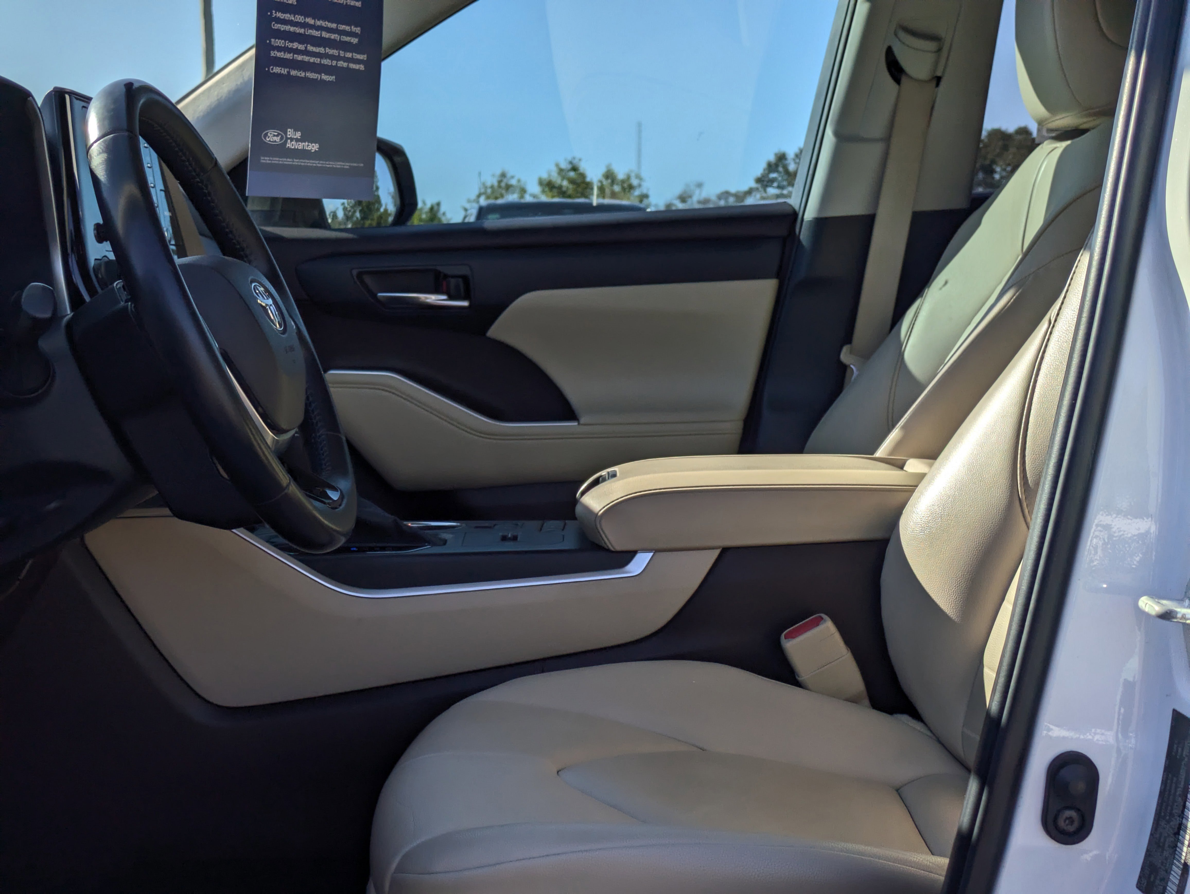 Used 2021 Toyota Highlander XLE image 22