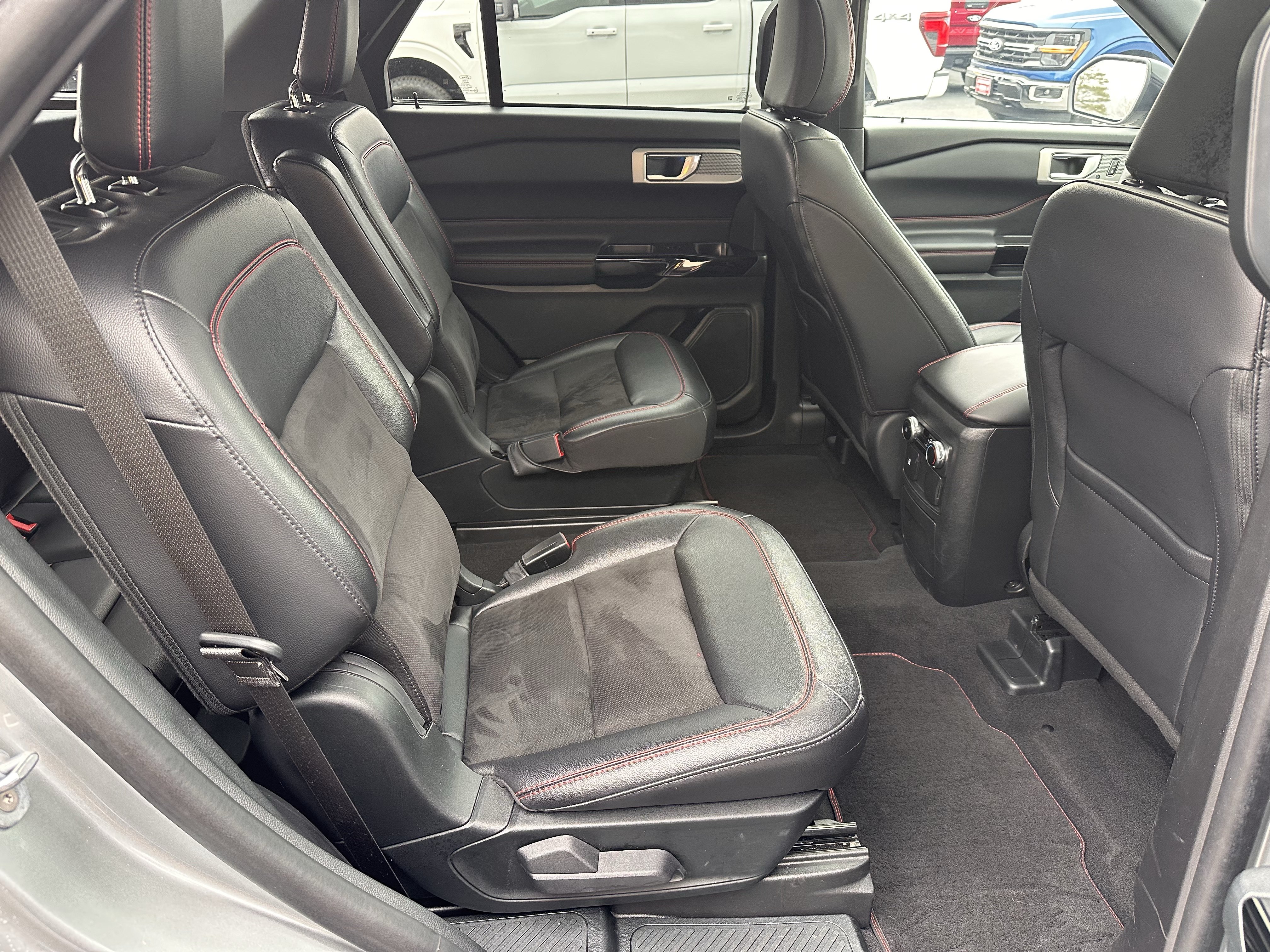 Certified 2023 Ford Explorer ST-Line w/ Class IV Trailer Tow Package AWD/4WD image 16