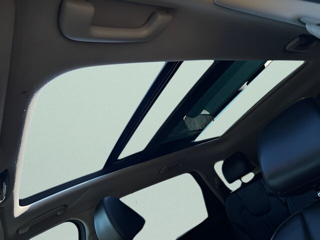 Used 2024 Kia Sorento S w/ Panoramic Sunroof Package AWD/4WD image 11