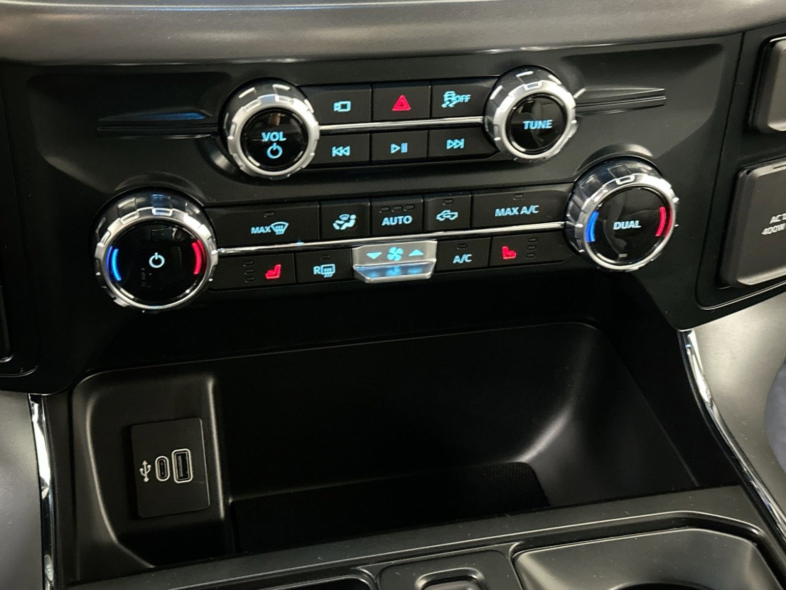 Certified 2025 Ford F150 XLT w/ Equipment Group 302A MID image 25