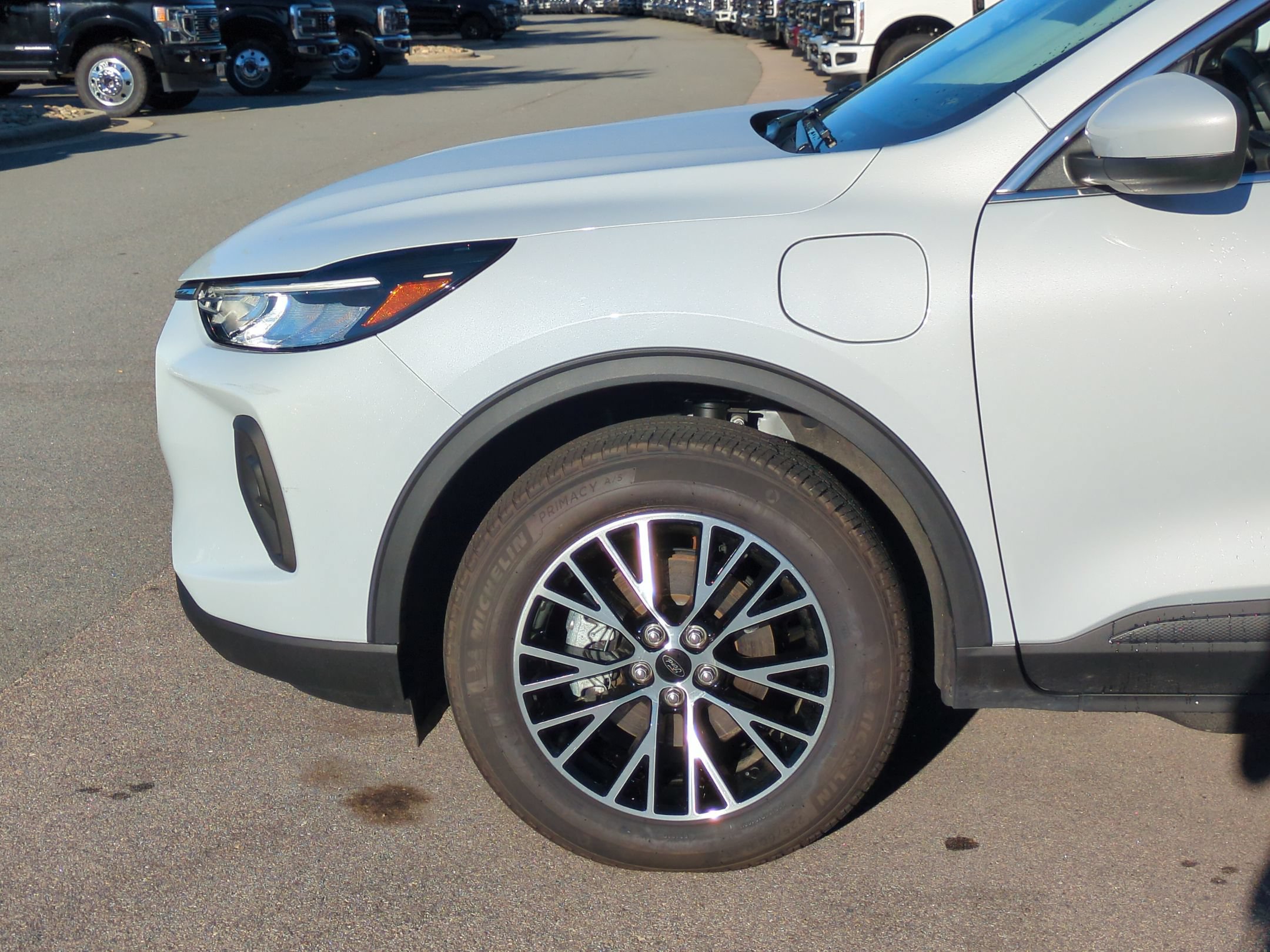 Certified 2025 Ford Escape SE FWD image 11