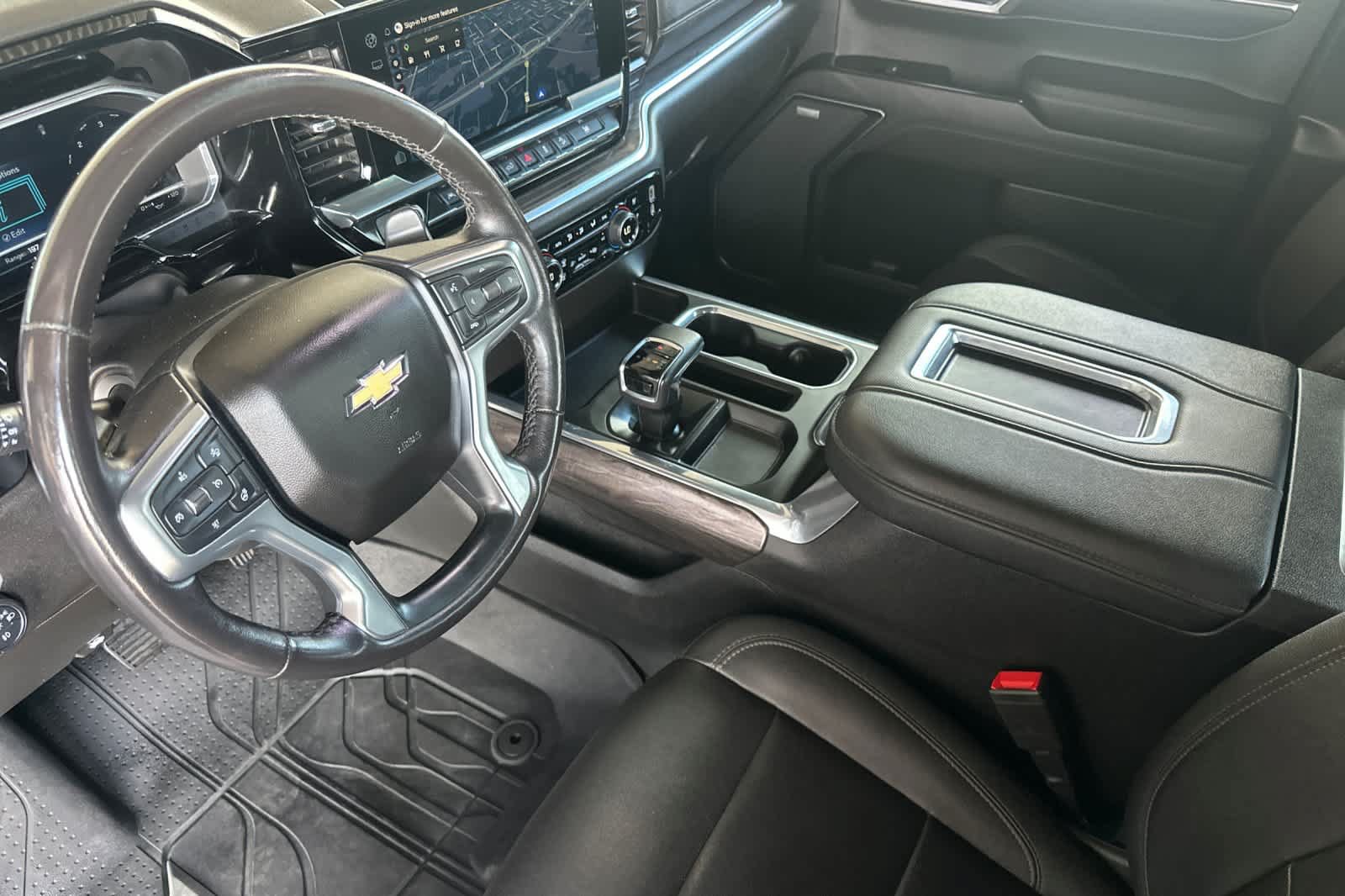 Used 2022 Chevrolet Silverado 1500 LTZ w/ LTZ Convenience Package II AWD/4WD image 11