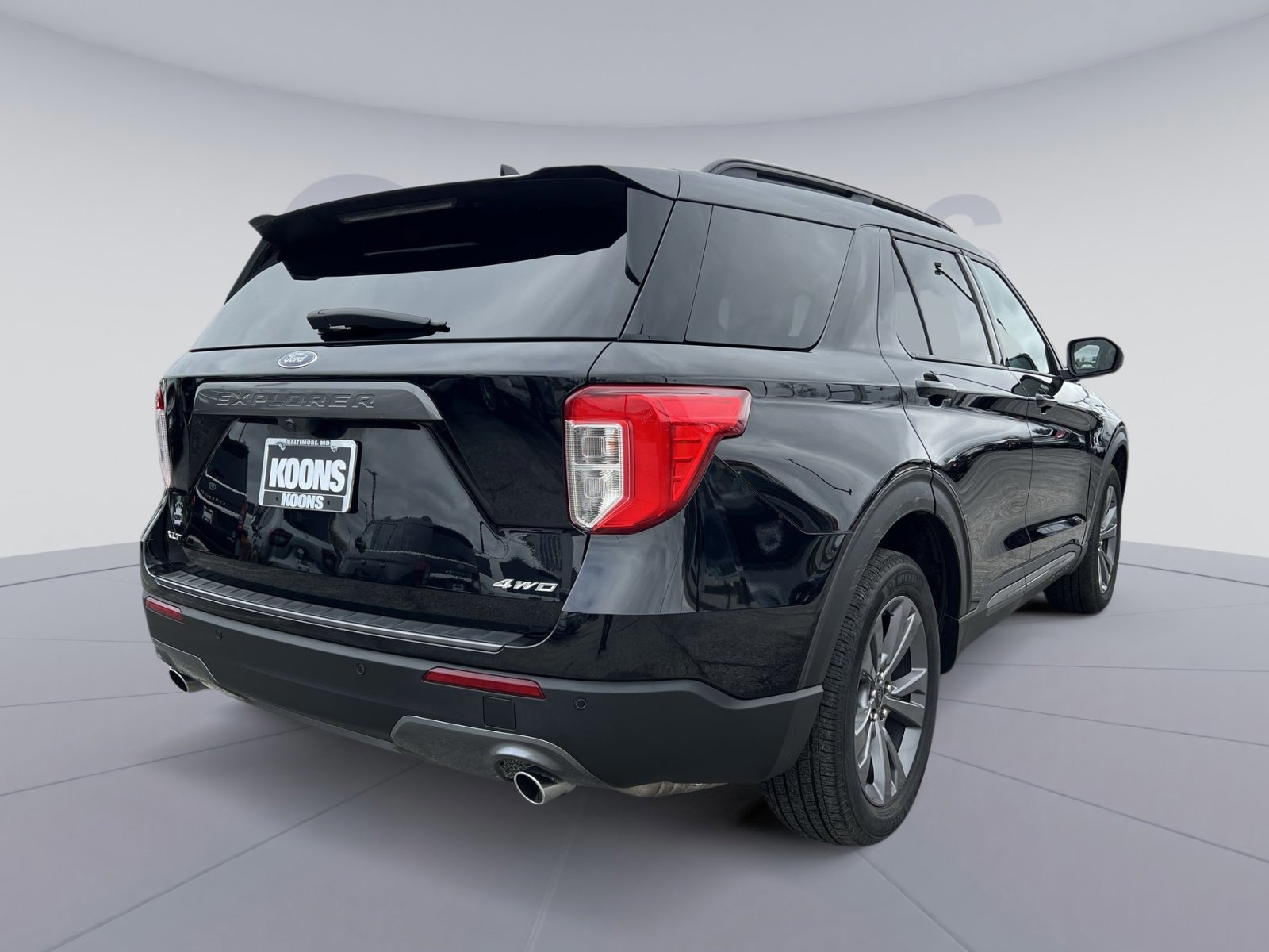 Certified 2023 Ford Explorer XLT w/ Equipment Group 202A image 4