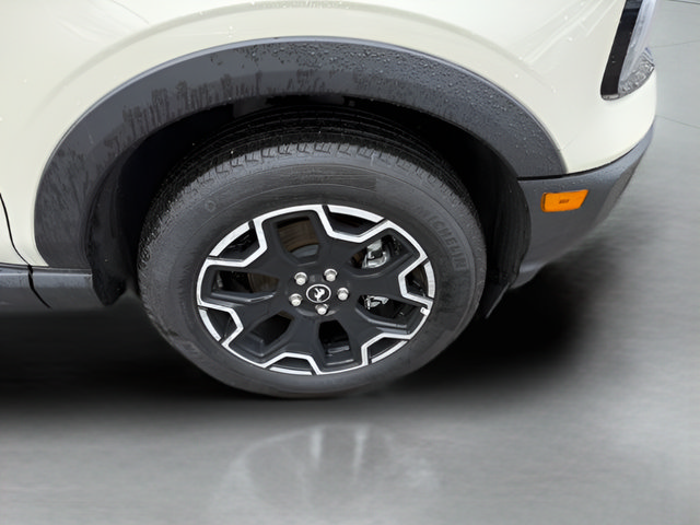 Certified 2025 Ford Bronco Sport Outer Banks w/ Outer Banks Tech Package+ AWD/4WD image 32