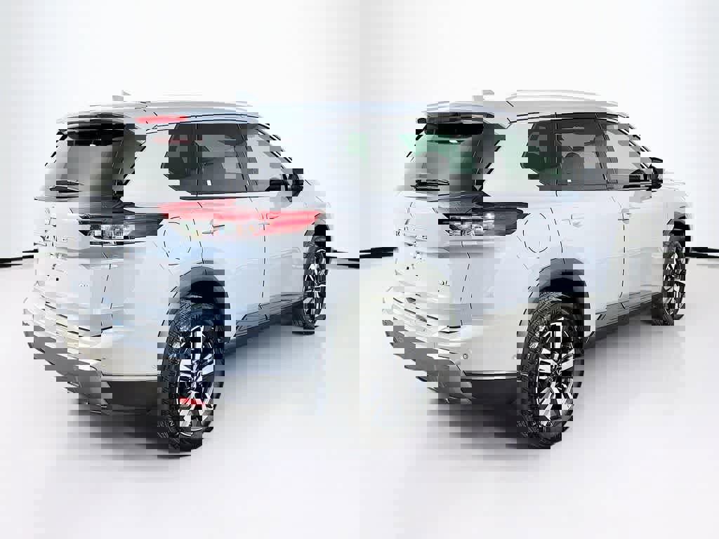 Used 2024 Nissan Rogue SL image 25