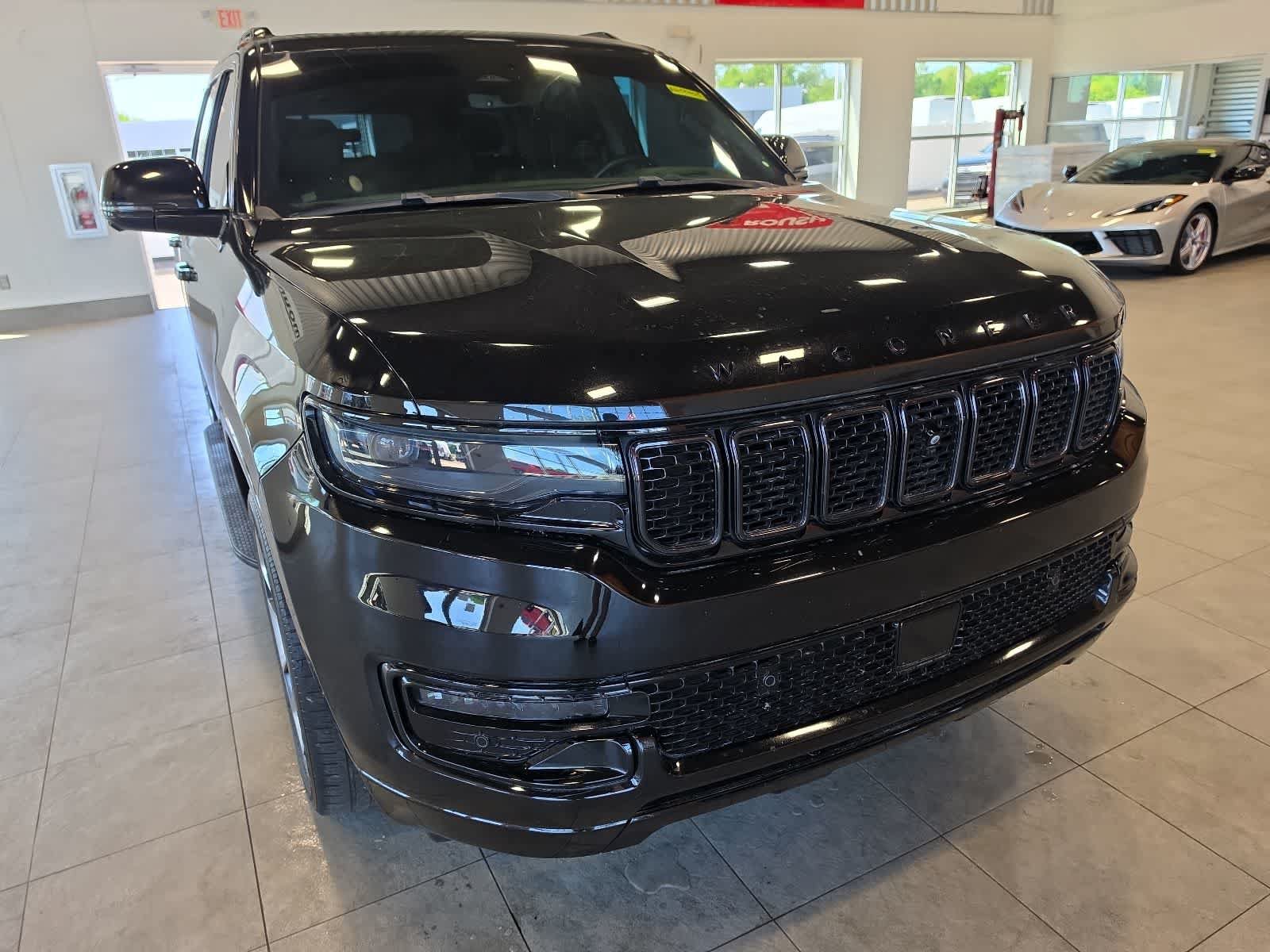 Used 2022 Jeep Wagoneer Series II AWD/4WD image 4