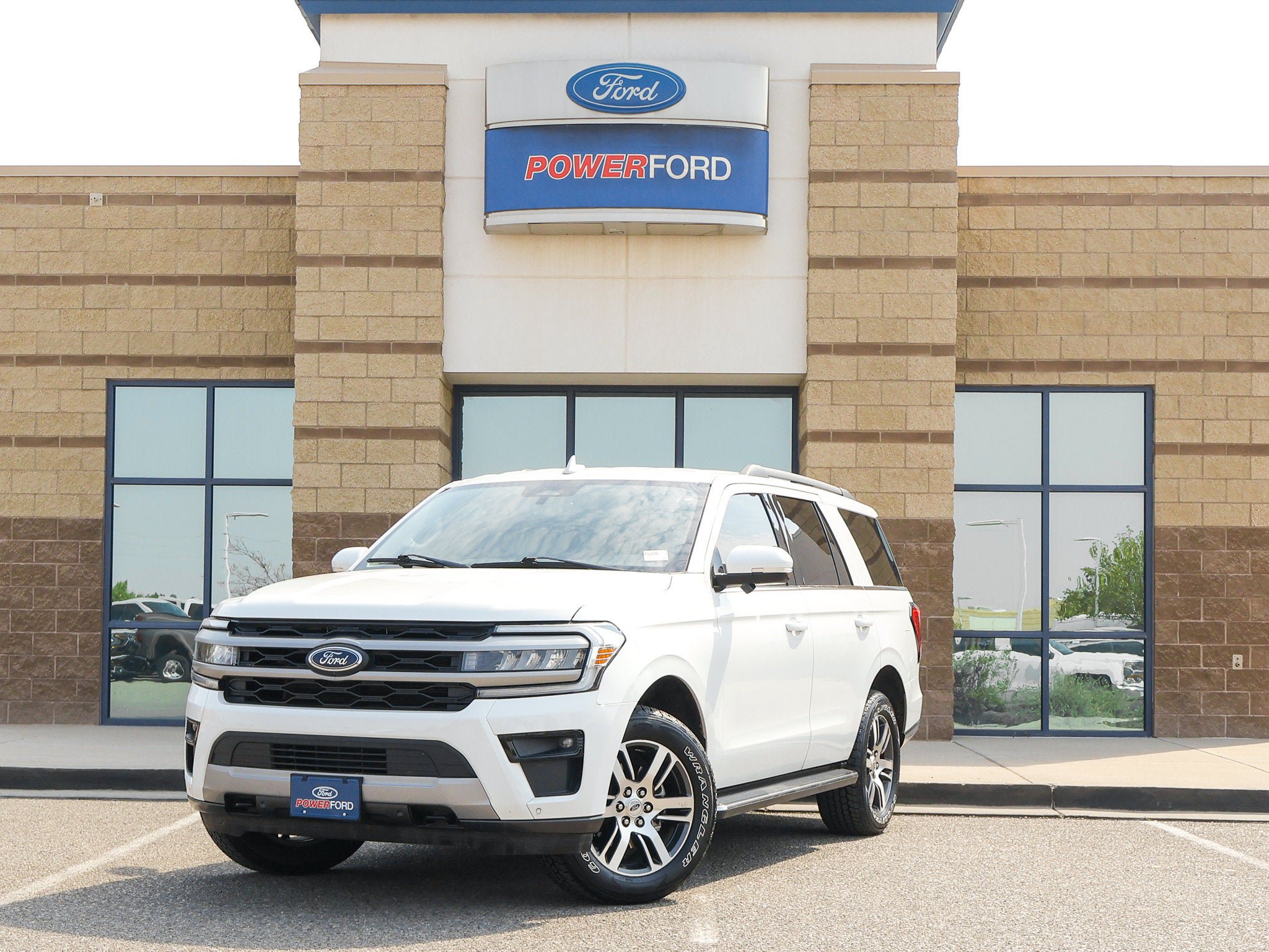 Certified 2023 Ford Expedition XLT AWD/4WD image 2