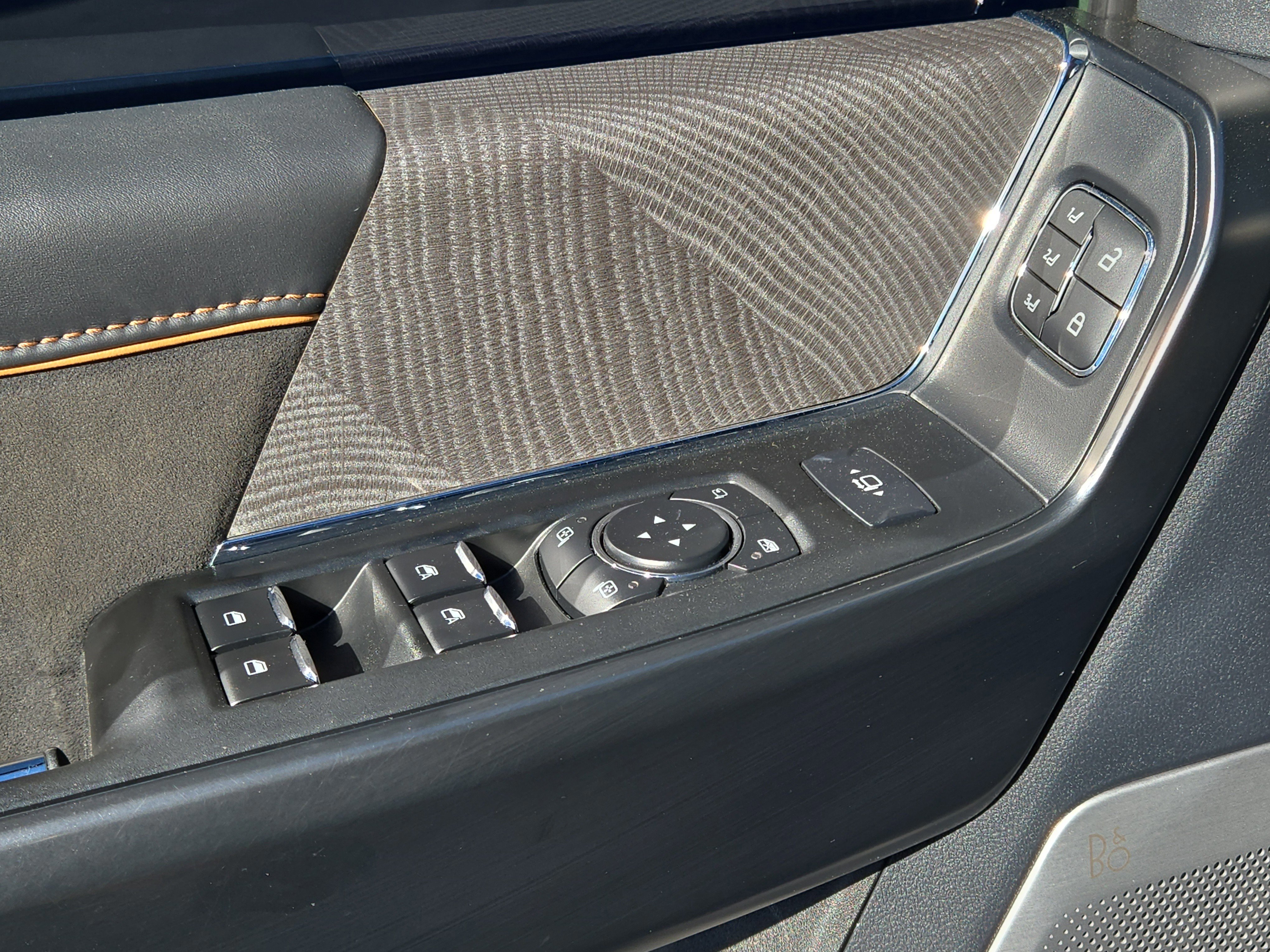 Certified 2023 Ford F450 Platinum w/ FX4 Off-Road Package image 24