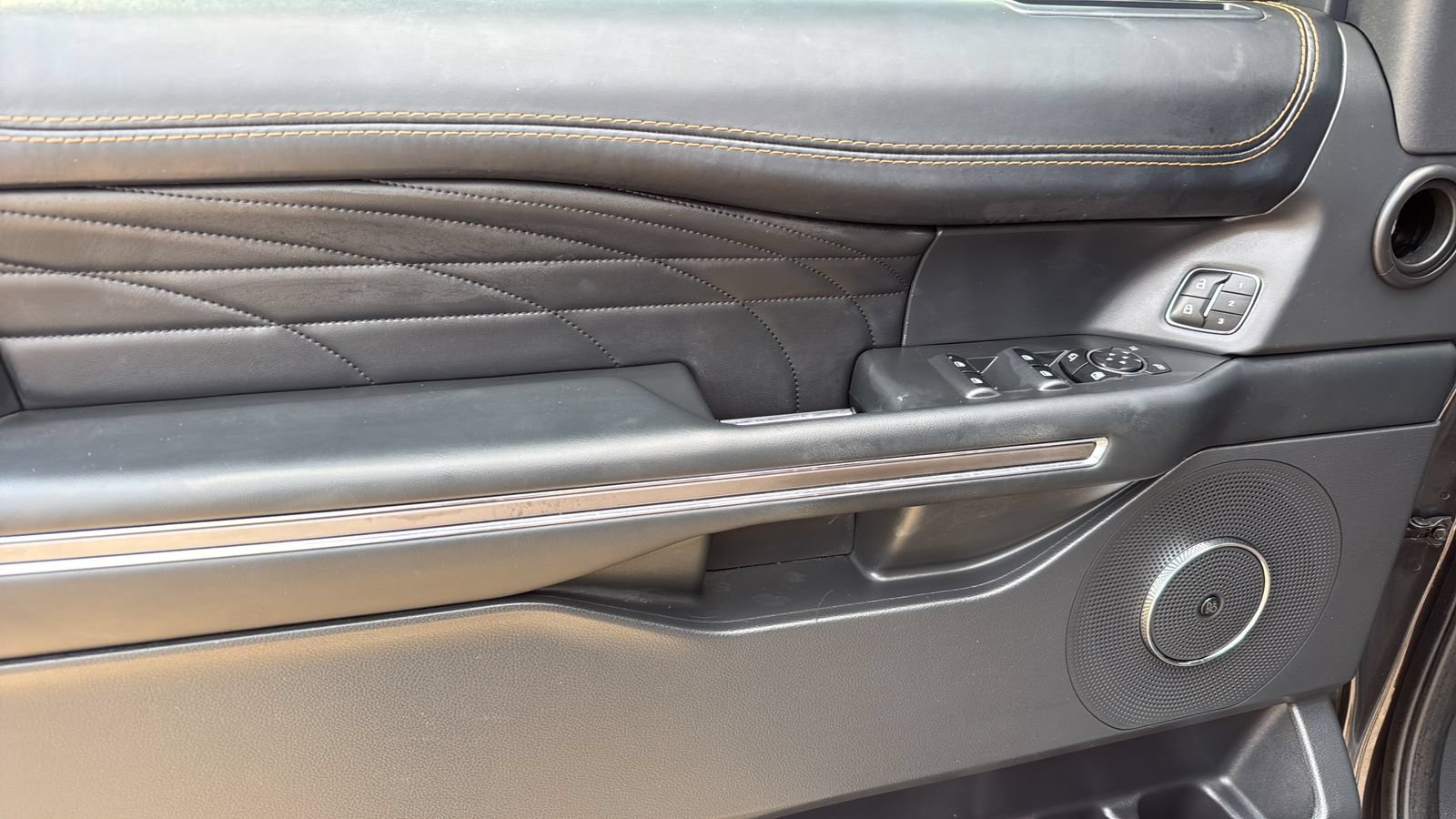 Certified 2023 Ford Expedition Platinum RWD image 11