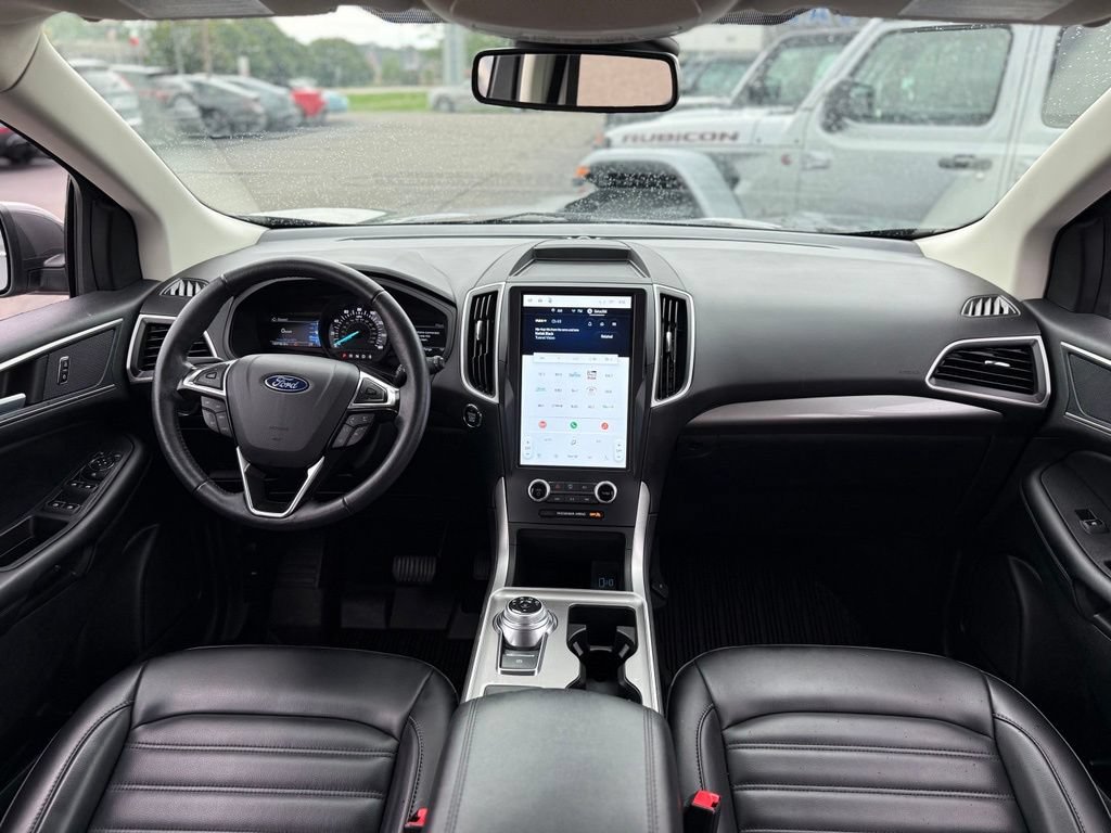 Certified 2024 Ford Edge SEL w/ Convenience Package AWD/4WD image 2