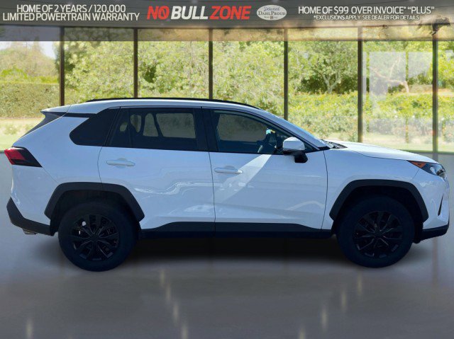 Used 2021 Toyota RAV4 LE AWD/4WD image 6