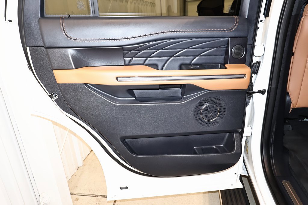 Certified 2024 Ford Expedition Platinum image 18