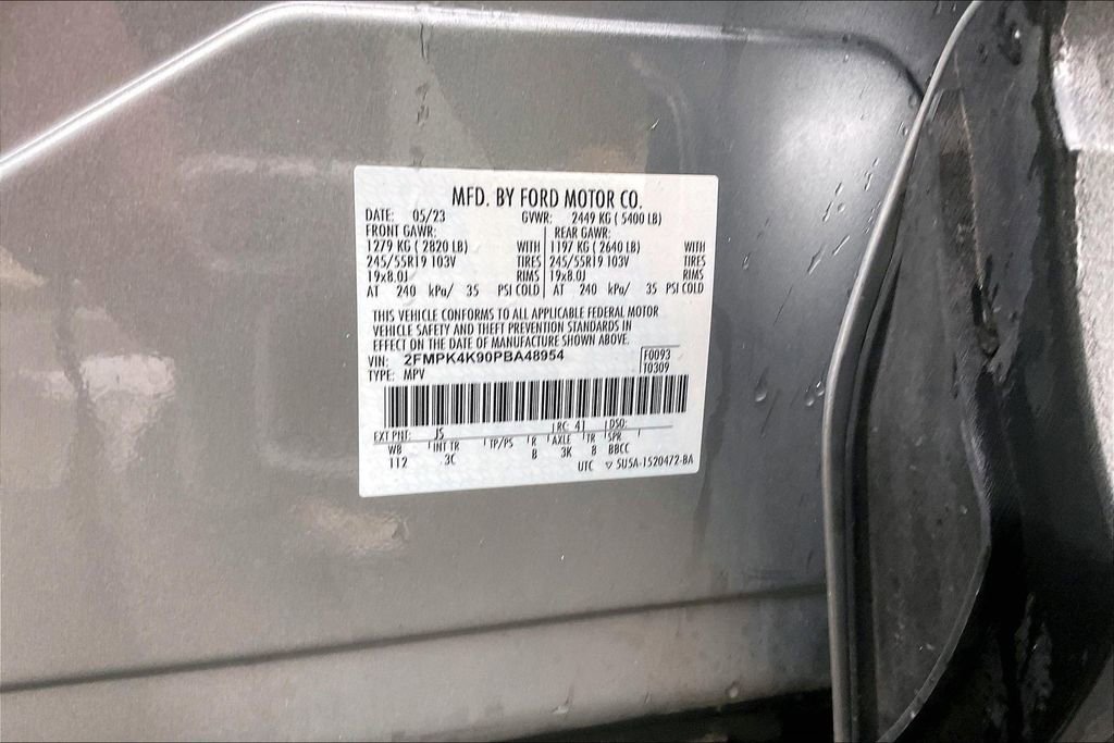 Certified 2023 Ford Edge Titanium AWD/4WD image 30