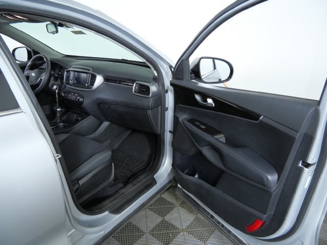 Used 2020 Kia Sorento AWD V6 image 11