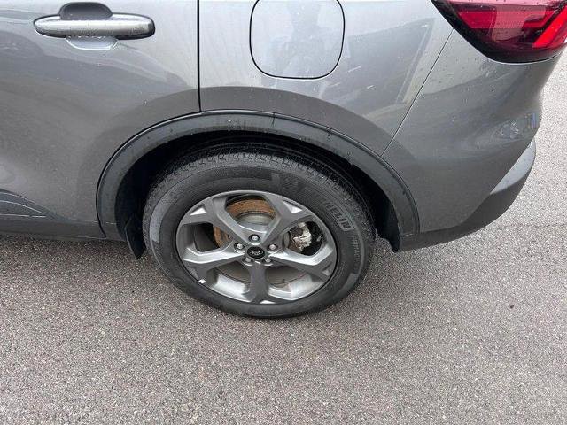 Certified 2025 Ford Escape ST-Line image 8