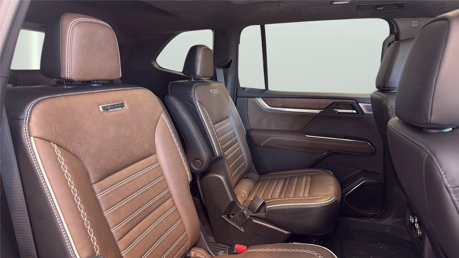 Used 2026 GMC Acadia Denali Ultimate w/ LPO, Floor Liner Package AWD/4WD image 17