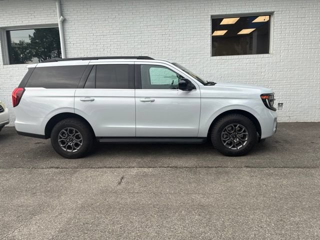 Certified 2025 Ford Expedition Active RWD image 29