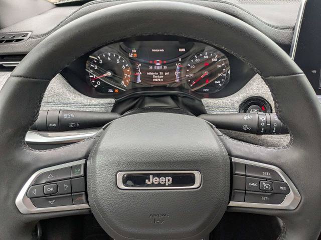 Used 2025 Jeep Compass Latitude AWD/4WD image 28