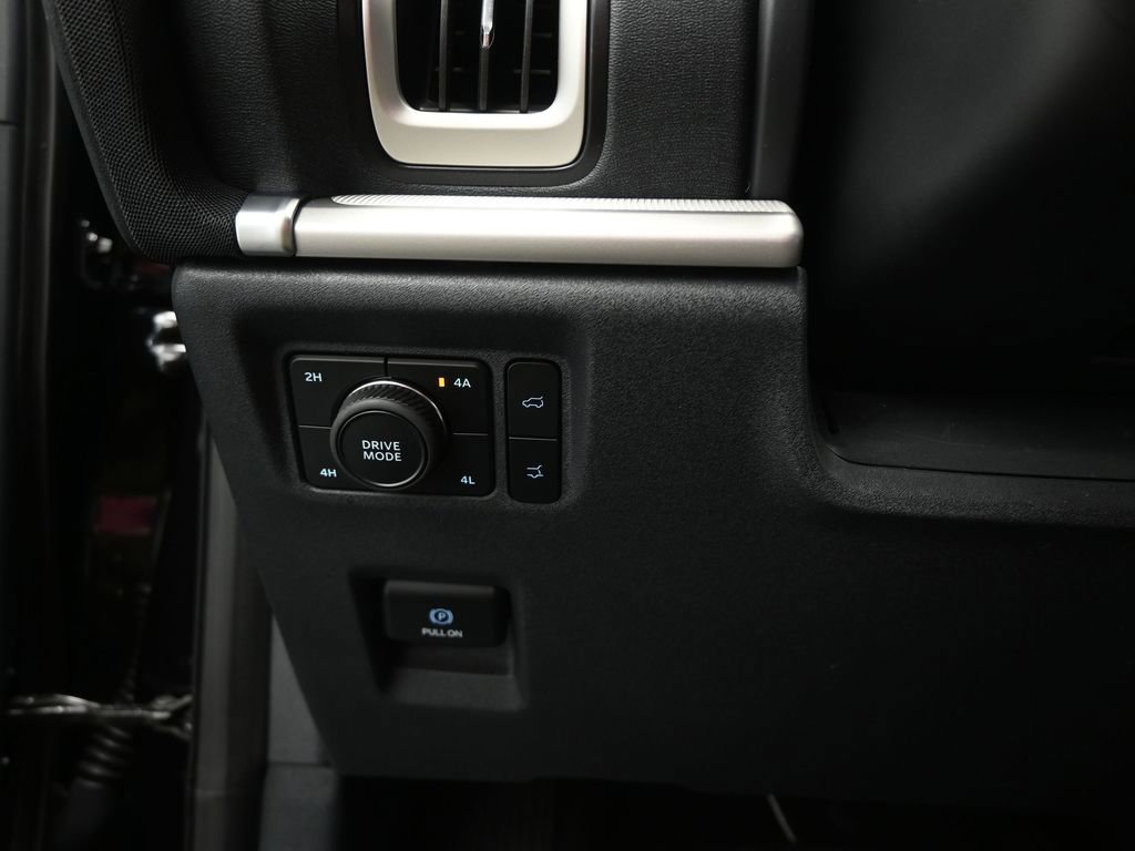 Certified 2025 Ford Expedition Active image 38