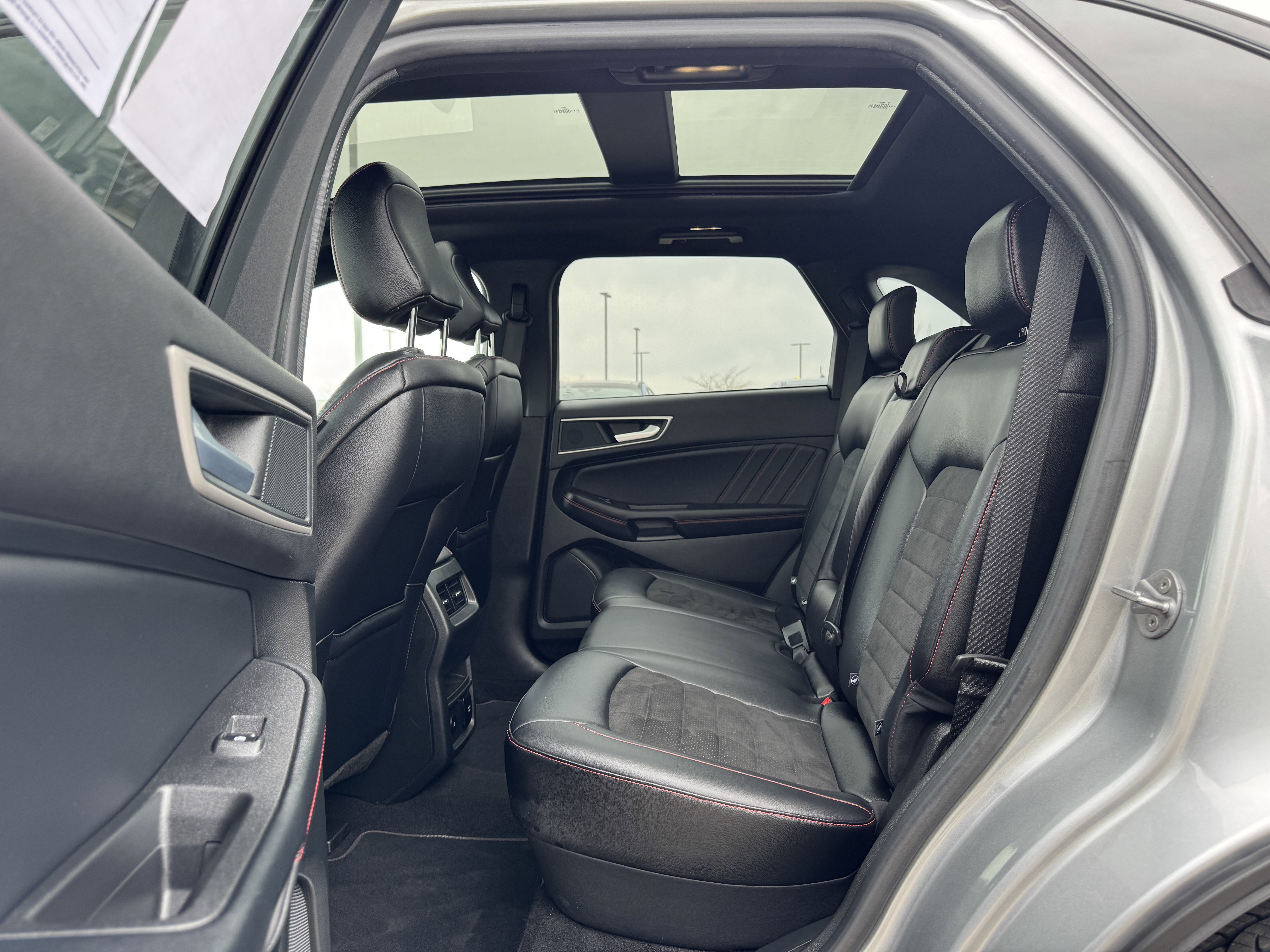 Certified 2024 Ford Edge ST-Line AWD/4WD image 18