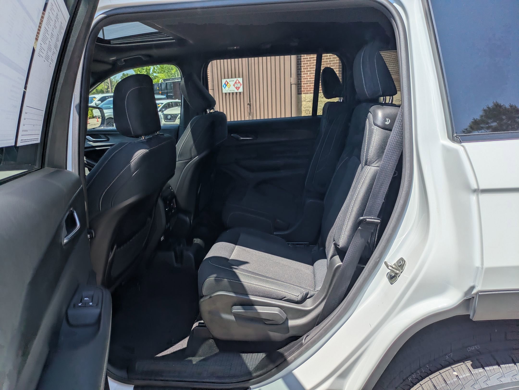 Used 2024 Jeep Grand Cherokee L Laredo w/ Luxury Tech Group I RWD image 28