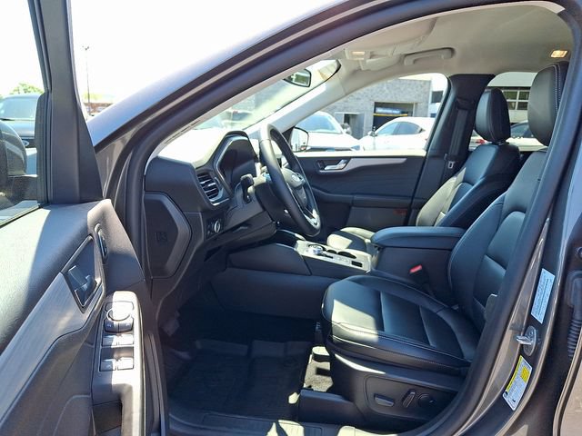 Certified 2025 Ford Escape Platinum FWD image 13