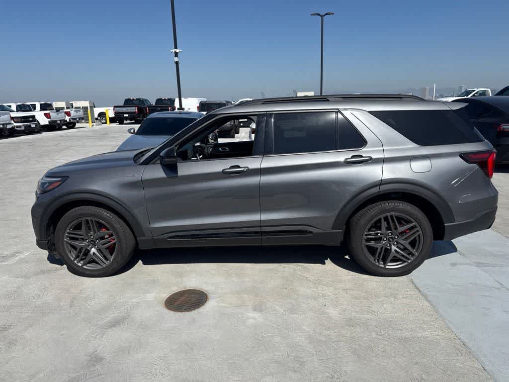 Certified 2025 Ford Explorer ST-Line w/ ST-Line Street Pack AWD/4WD image 2