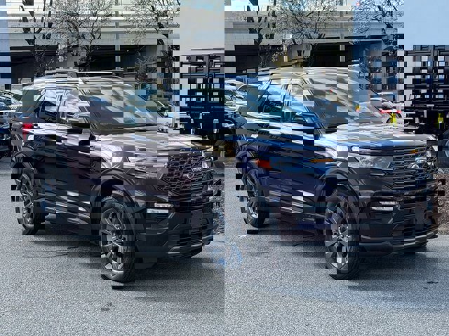 Certified 2022 Ford Explorer XLT w/ Equipment Group 202A image 7