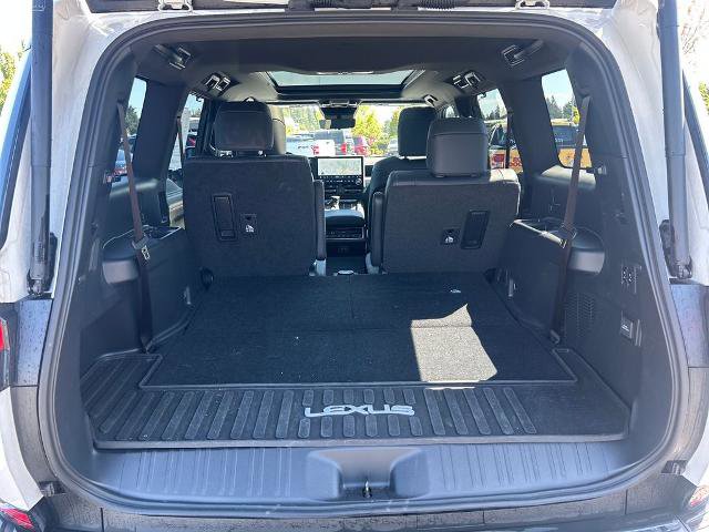 Used 2024 Lexus GX 550 w/ Cold Area Package AWD/4WD image 34
