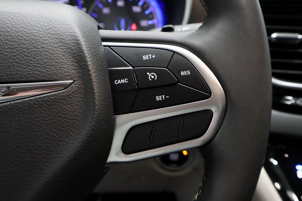 Used 2024 Chrysler Voyager LX image 29