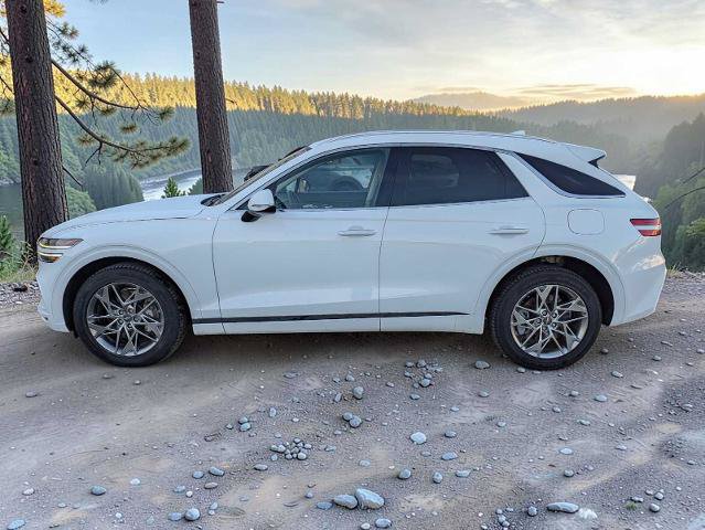 Used 2025 Genesis GV70 2.5T AWD/4WD image 3