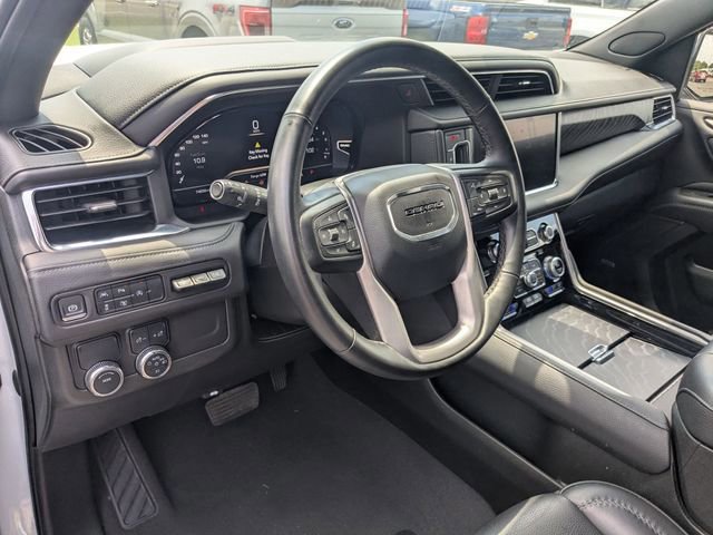 Used 2023 GMC Yukon Denali image 10
