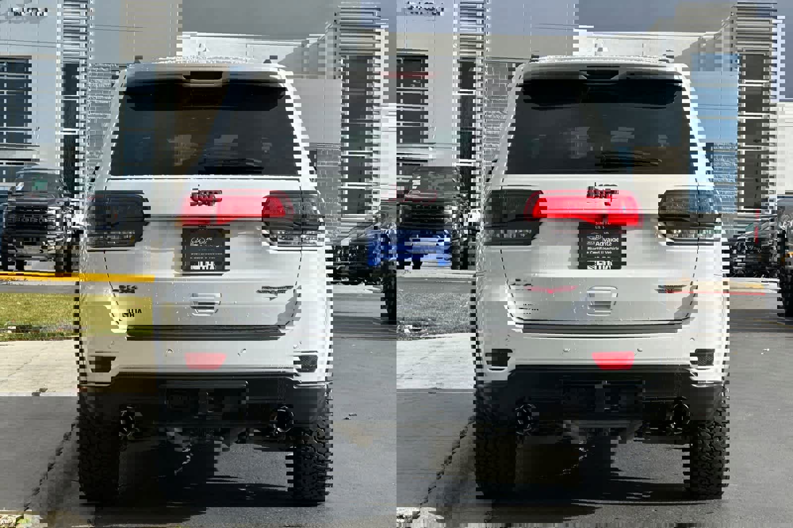 Used 2017 Jeep Grand Cherokee Trailhawk w/ Trailhawk Luxury Group image 4