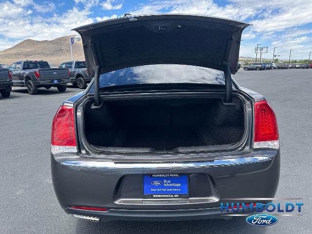 Used 2019 Chrysler 300 Limited AWD/4WD image 29