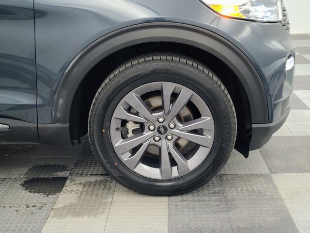 Certified 2024 Ford Explorer XLT w/ Equipment Group 202A AWD/4WD image 15