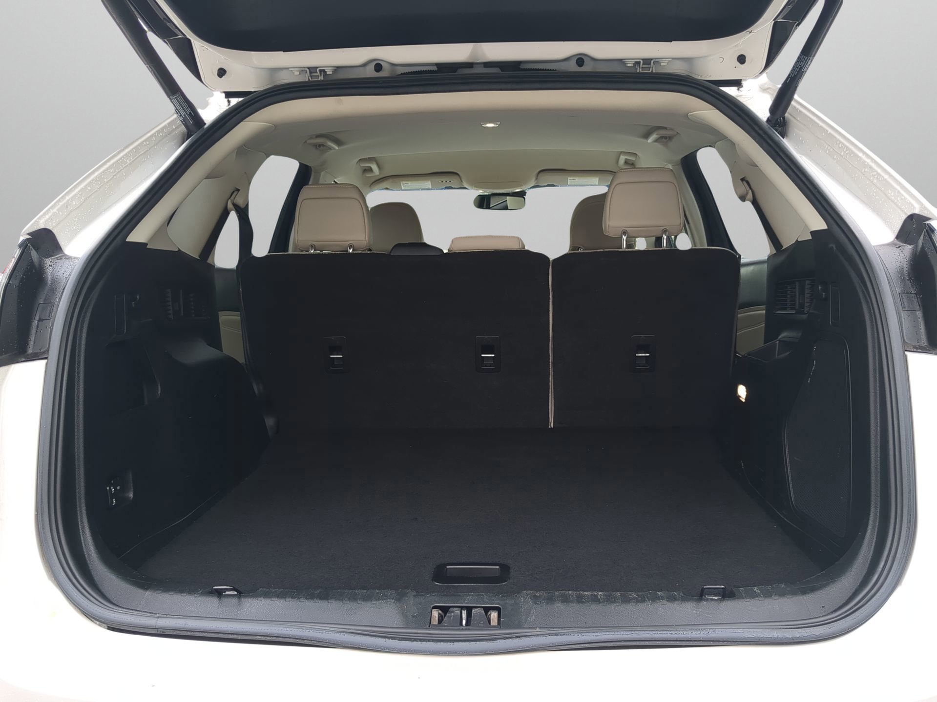 Certified 2018 Ford Edge Titanium w/ Ford Safe & Smart Package image 38