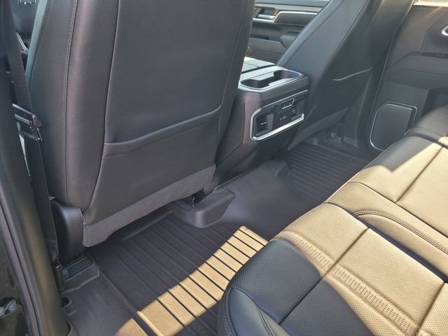 Used 2025 Chevrolet Silverado 2500 High Country w/ High Country Premium Package image 12