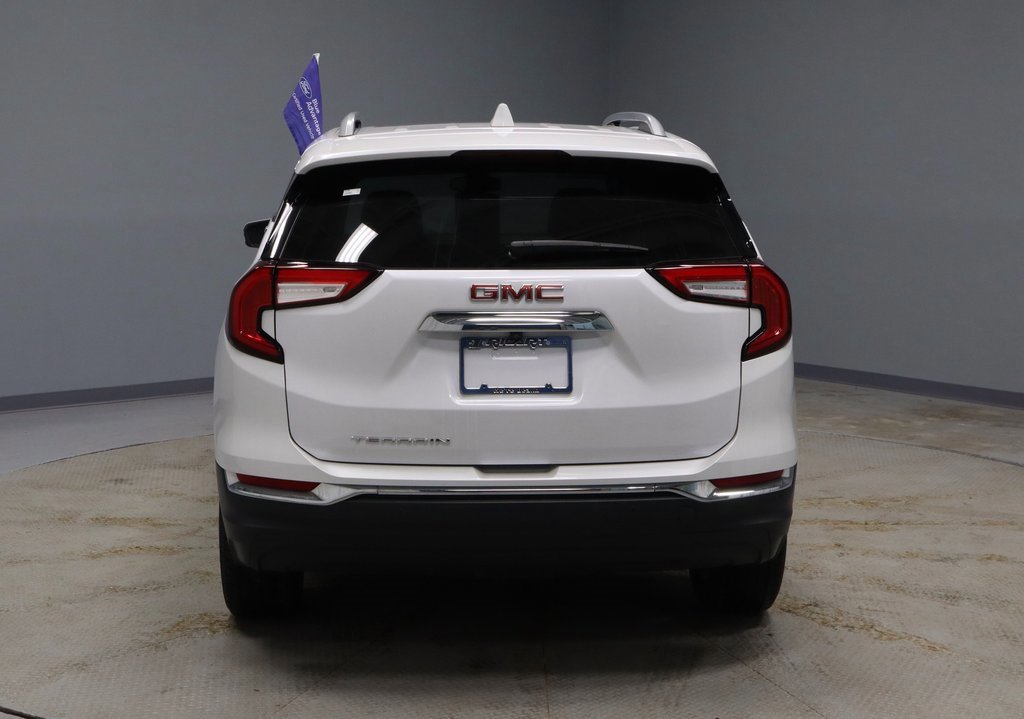 Used 2022 GMC Terrain SLT w/ Infotainment Package II image 4