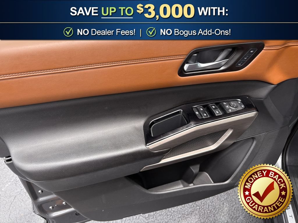 Used 2023 Nissan Pathfinder Platinum w/ Cargo Package FWD image 16
