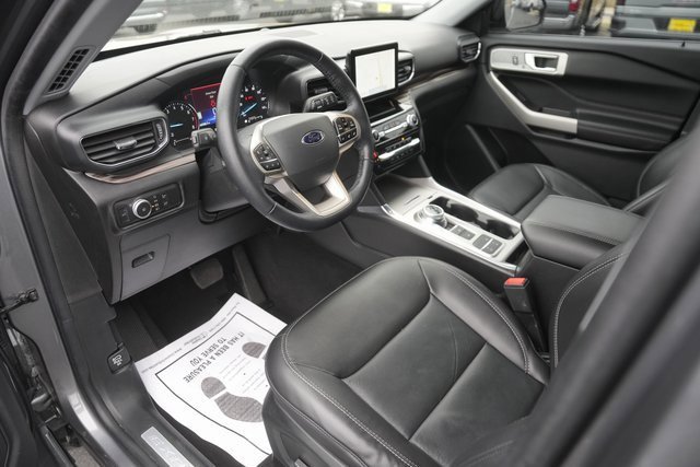 Certified 2022 Ford Explorer Limited w/ Equipment Group 301A image 8