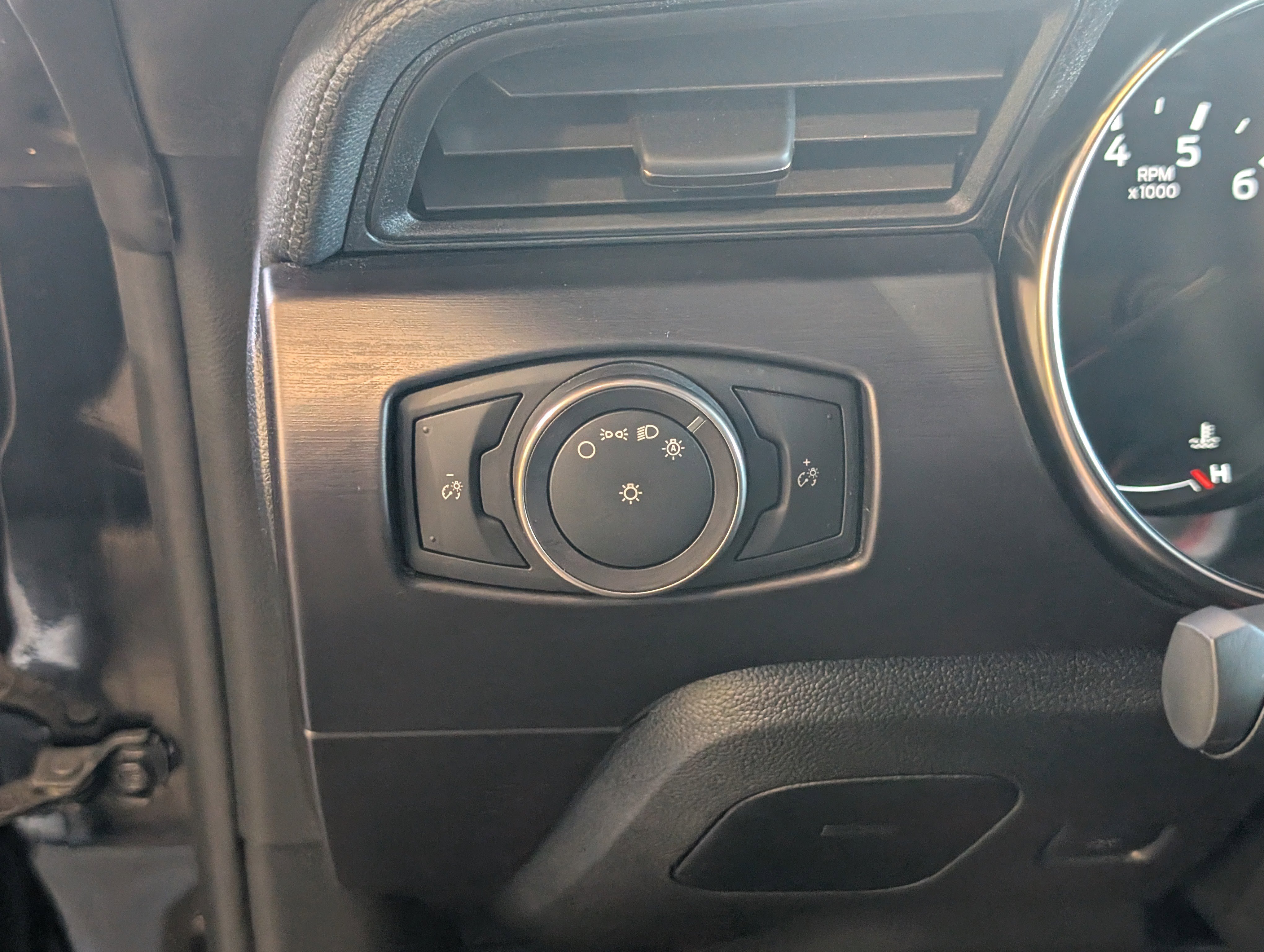 Certified 2017 Ford Mustang Shelby GT350R w/ GT350R Equipment Group 920A image 17