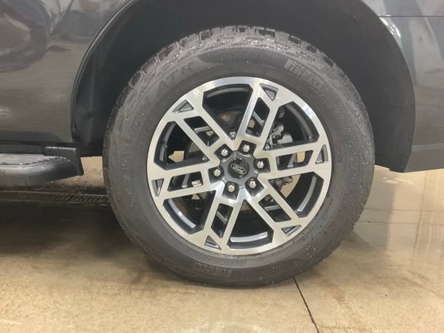 Certified 2025 Ford Expedition Active AWD/4WD image 18
