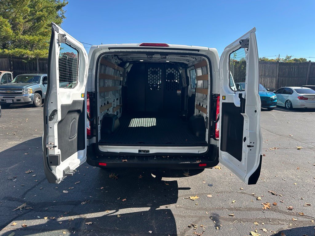 Certified 2025 Ford Transit 250 Low Roof w/ Exterior Upgrade Package RWD image 9
