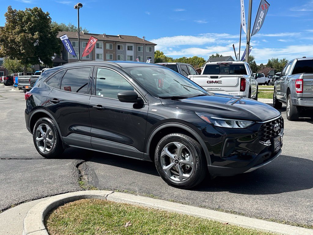 Certified 2025 Ford Escape ST-Line AWD/4WD image 6