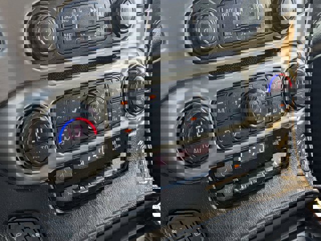 Used 2018 GMC Yukon Denali w/ Open Road Package image 27