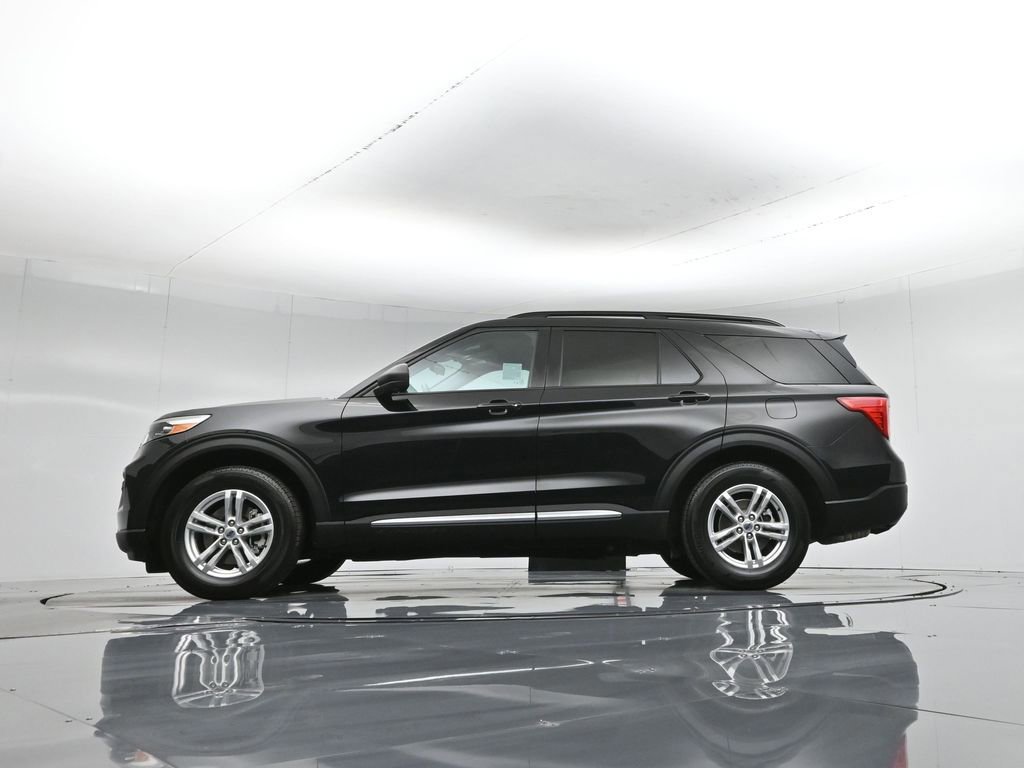 Certified 2022 Ford Explorer XLT image 28
