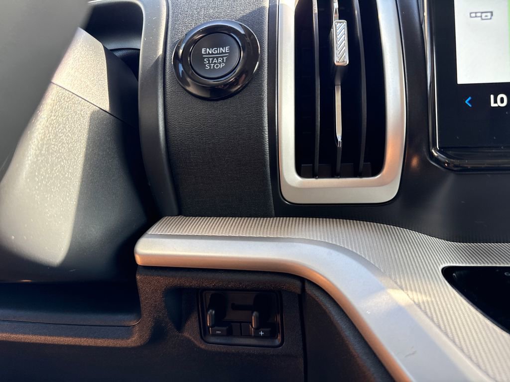 Certified 2025 Ford Expedition Active image 24