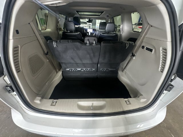 Used 2022 Chrysler Pacifica Limited AWD/4WD image 26