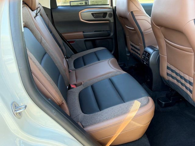 Certified 2025 Ford Bronco Sport Outer Banks w/ Outer Banks Tech Package+ AWD/4WD image 37